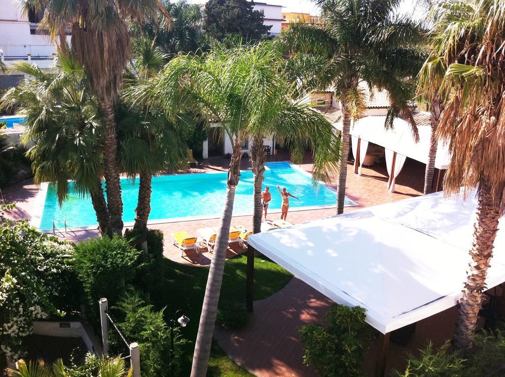 Hotel Redebora Torregrotta Kültér fotó