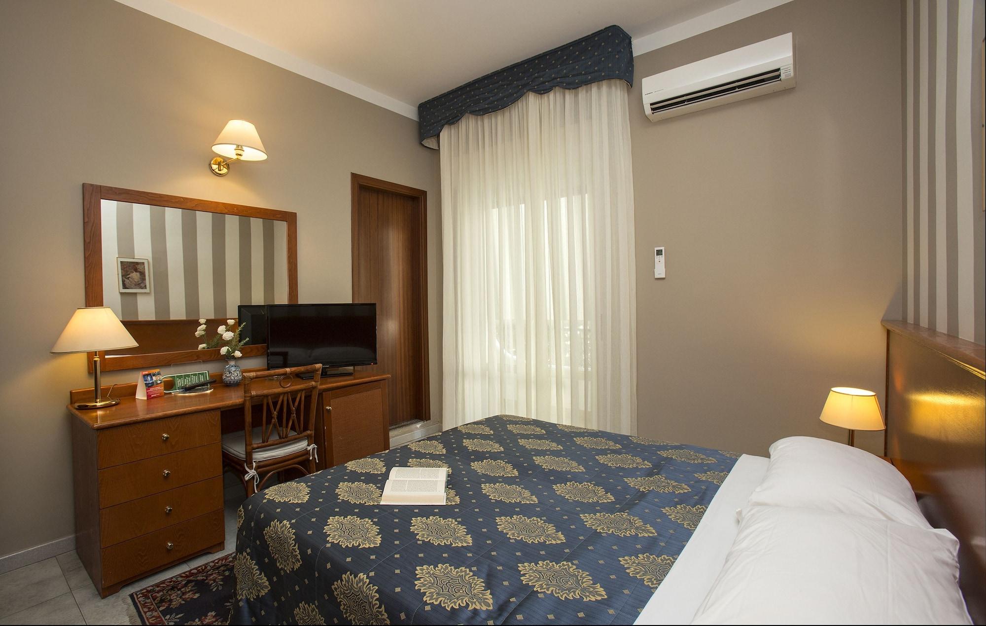 Hotel Redebora Torregrotta Kültér fotó