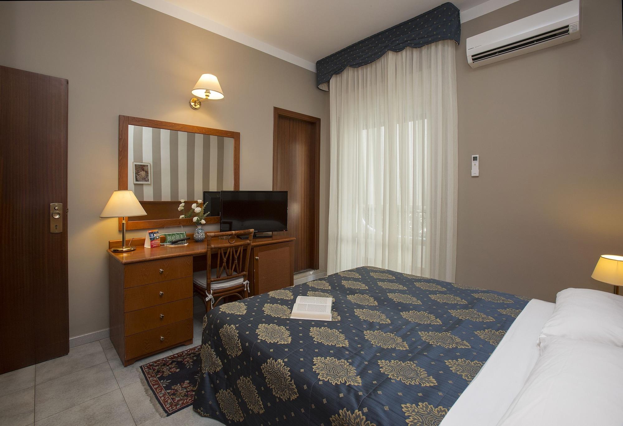 Hotel Redebora Torregrotta Kültér fotó