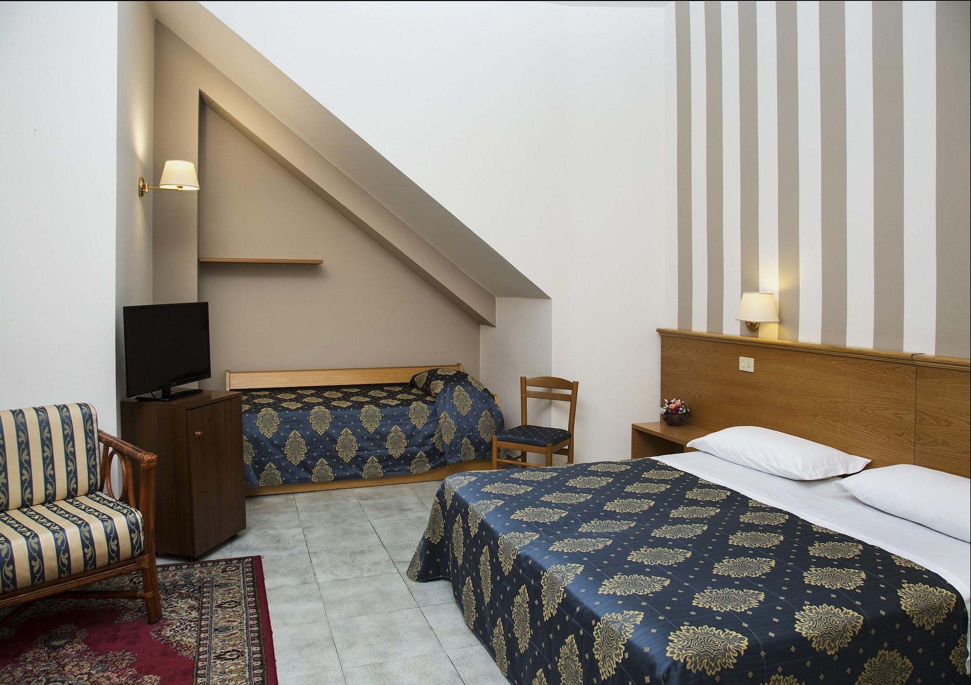 Hotel Redebora Torregrotta Kültér fotó
