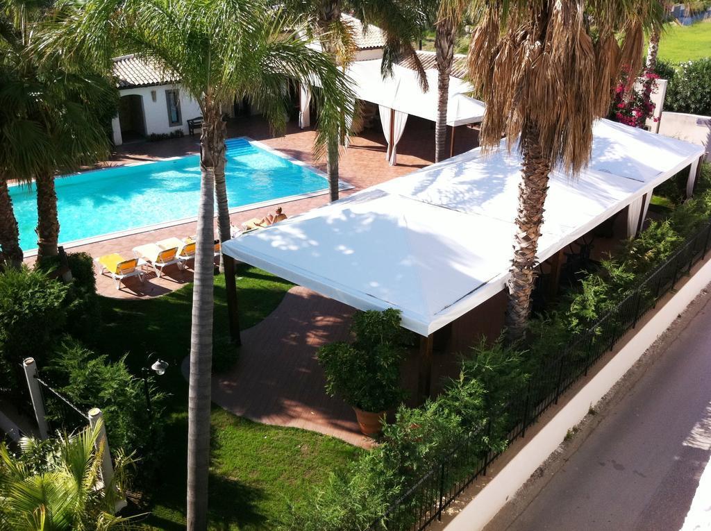 Hotel Redebora Torregrotta Kültér fotó