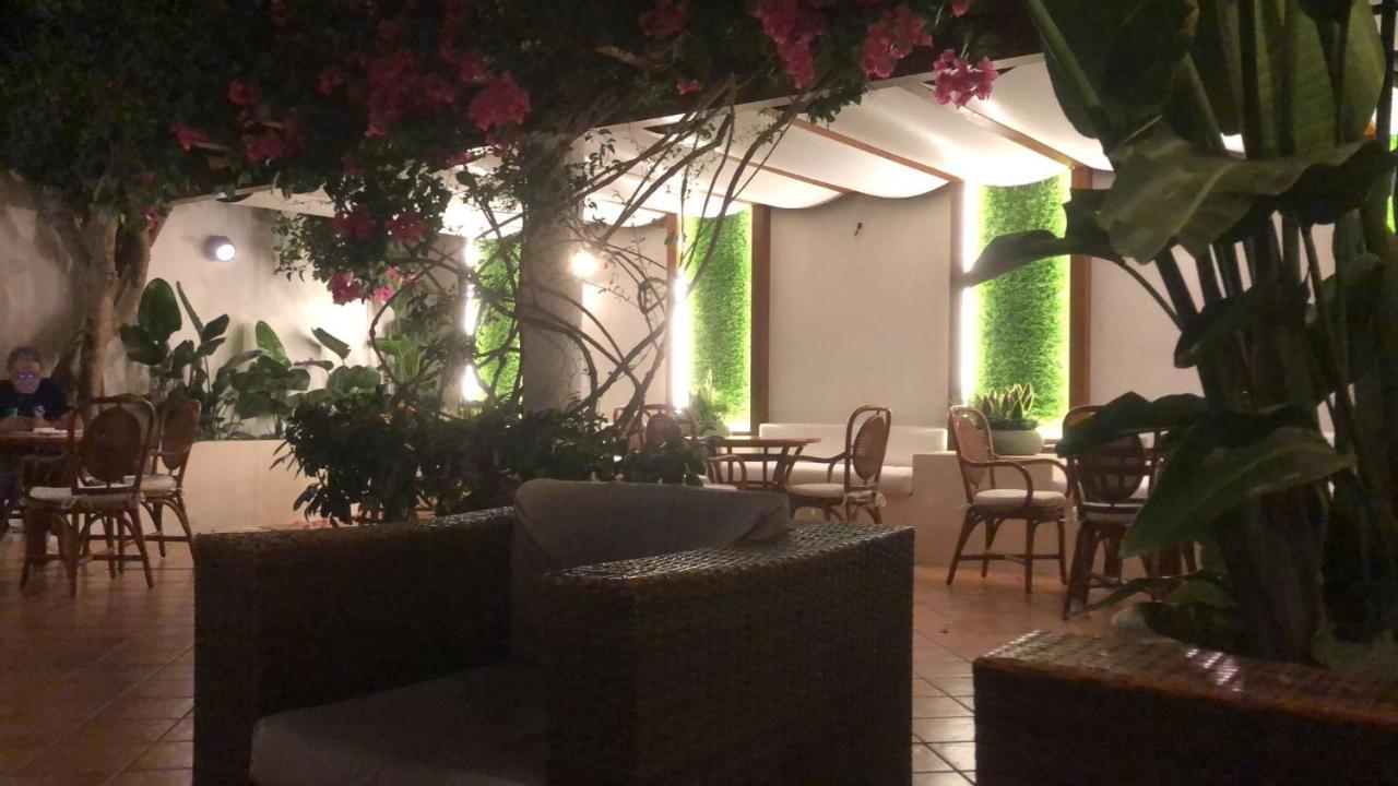 Hotel Redebora Torregrotta Kültér fotó