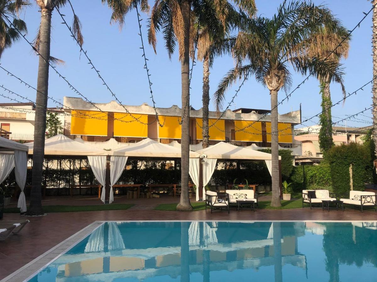 Hotel Redebora Torregrotta Kültér fotó