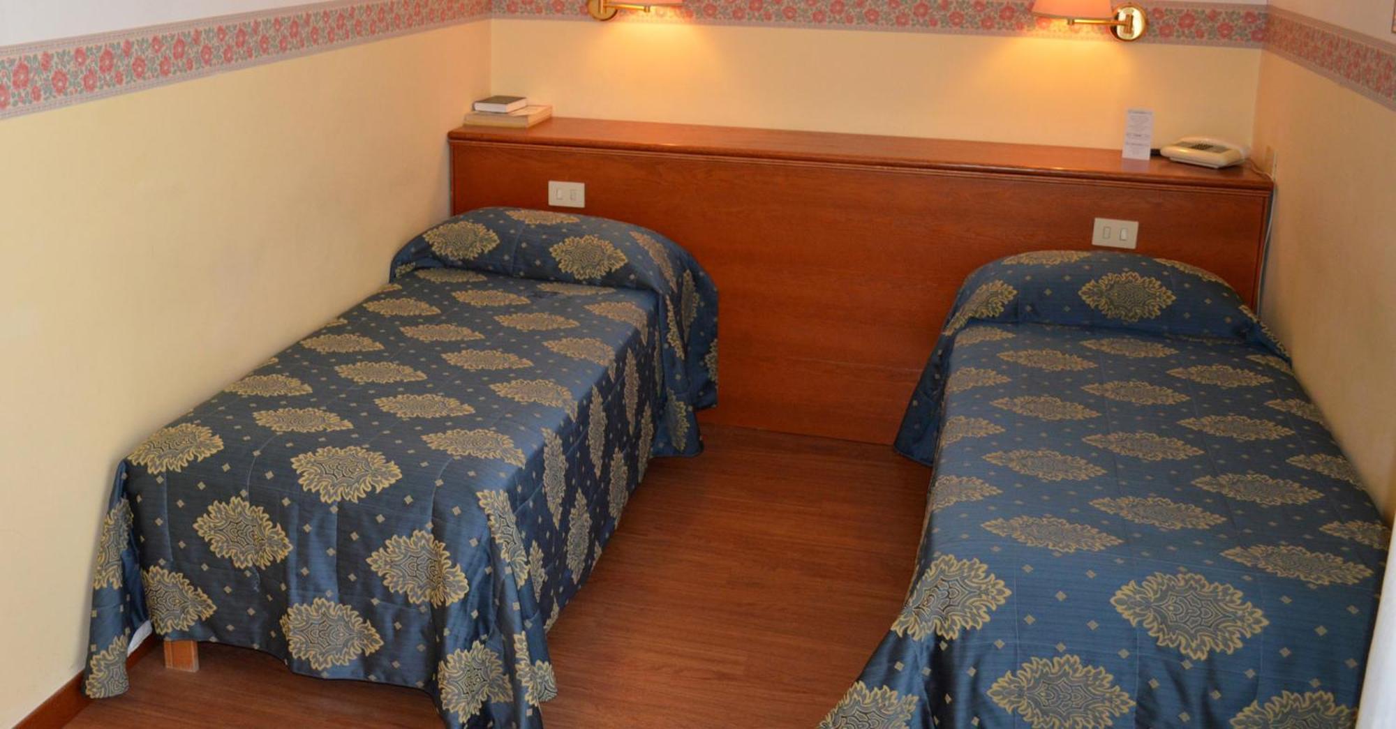 Hotel Redebora Torregrotta Kültér fotó