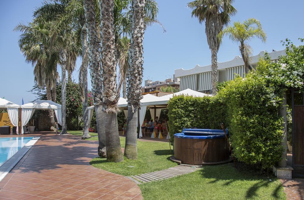 Hotel Redebora Torregrotta Kültér fotó